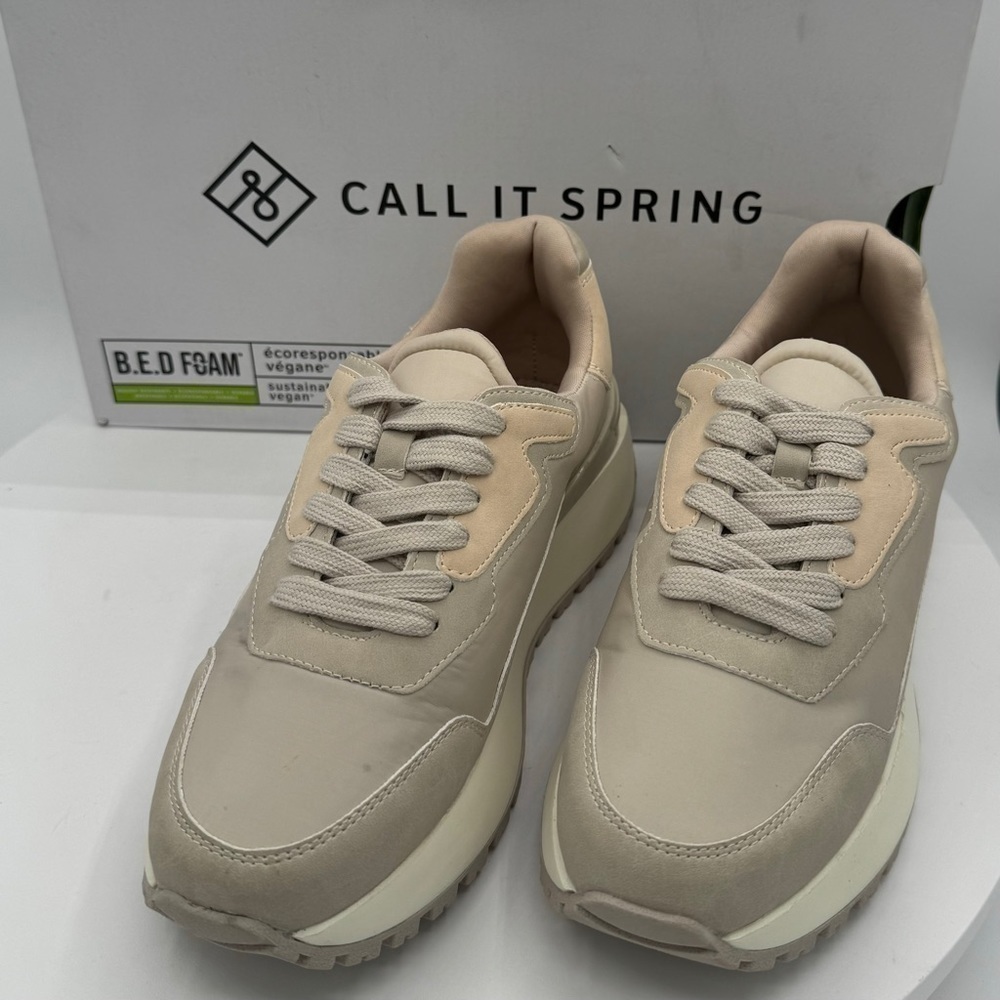 CALL IT SPRING WOMENS VYNTAGE LOW TOP SNEAKERS SIZE 7  COLOR‎ BEIGE NWT
